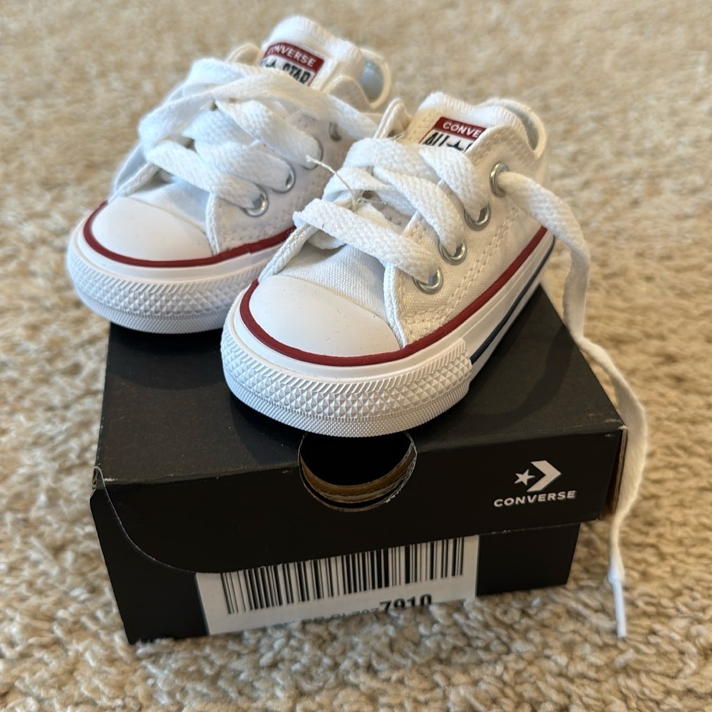 Converse All Stars Low - Size 2 Baby